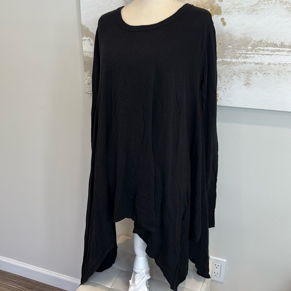 Nicholas K “Denma Sweater” Black NWT size small - Picture 1 of 4